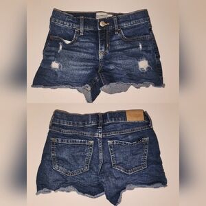 Abercrombie 9/10 mid rise midi shorts dark wash